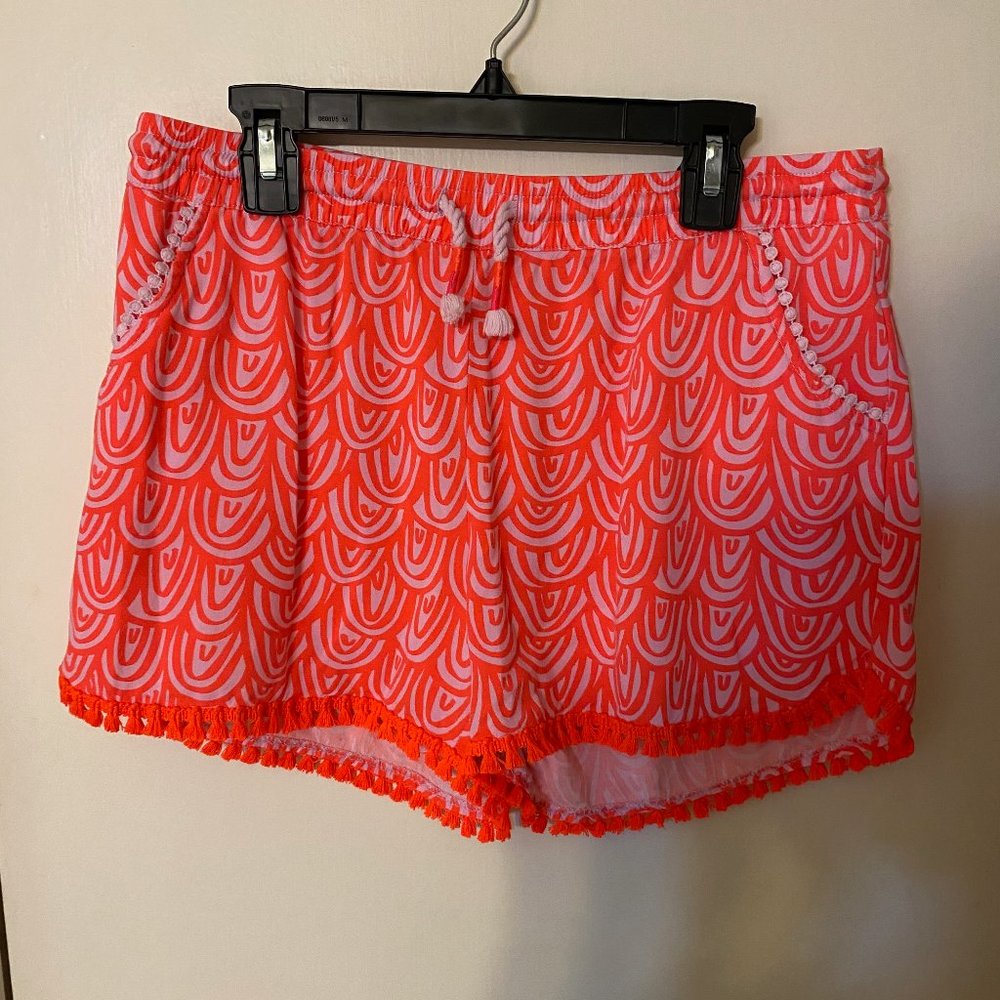 Girl's hot pink patterned shorts